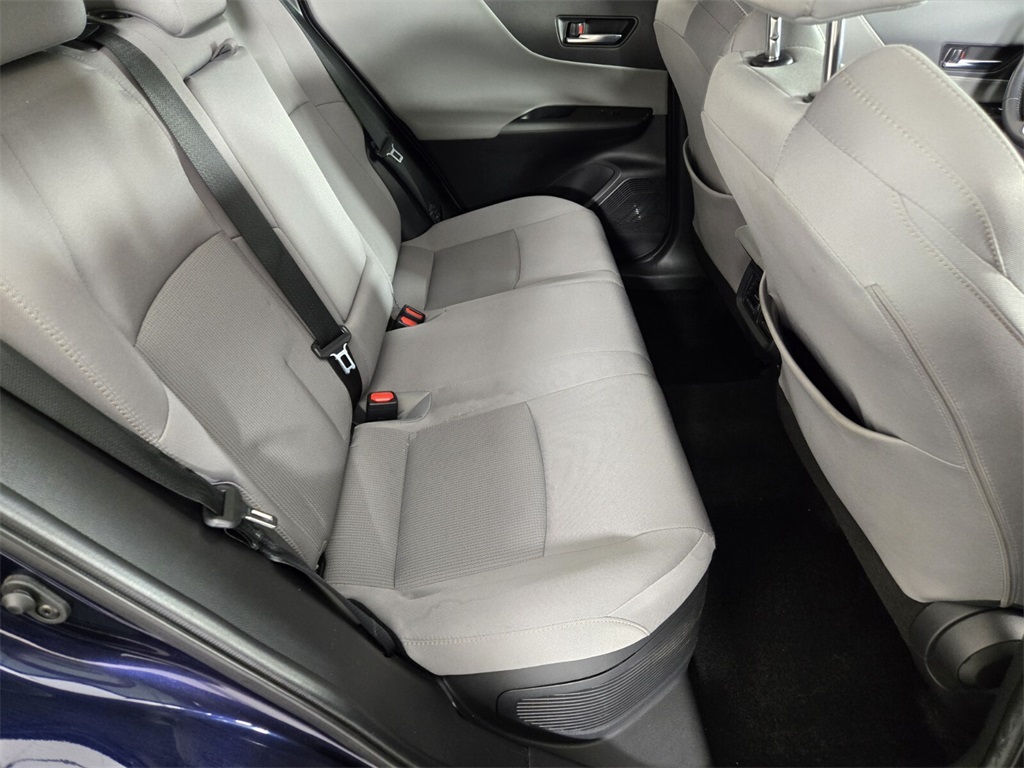Vehicle image 17 of 31