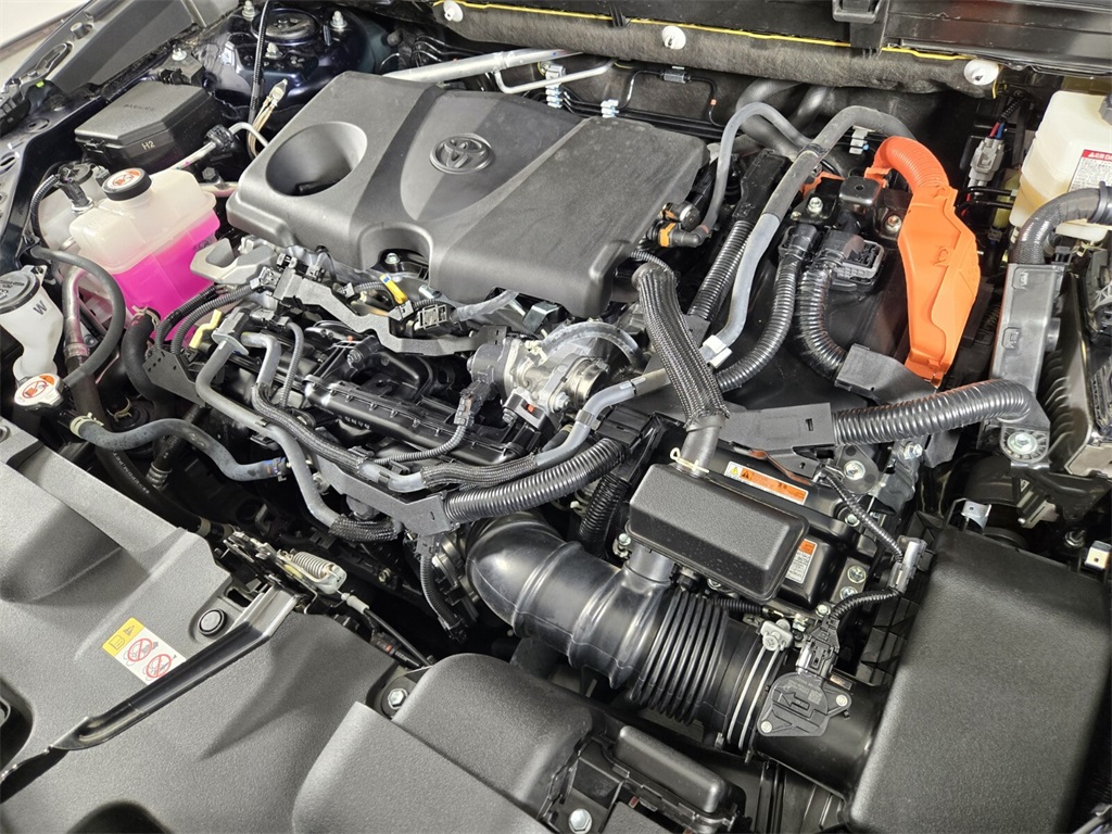 Vehicle image 21 of 31