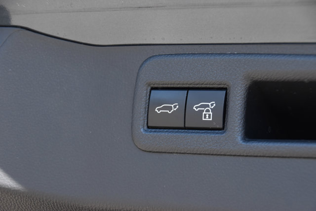 Vehicle image 21 of 38