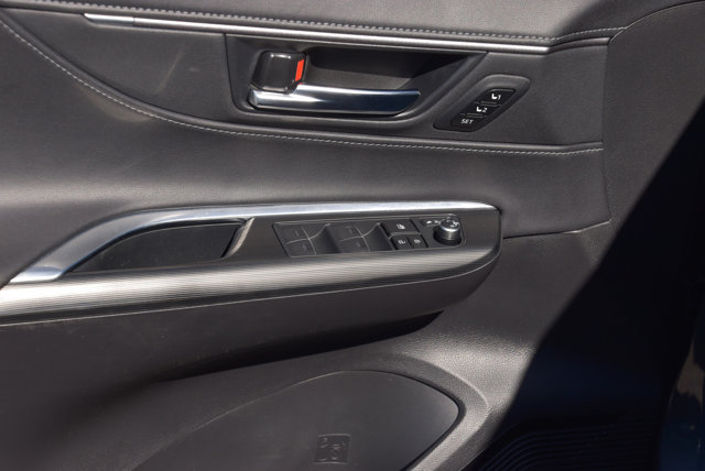 Vehicle image 23 of 38