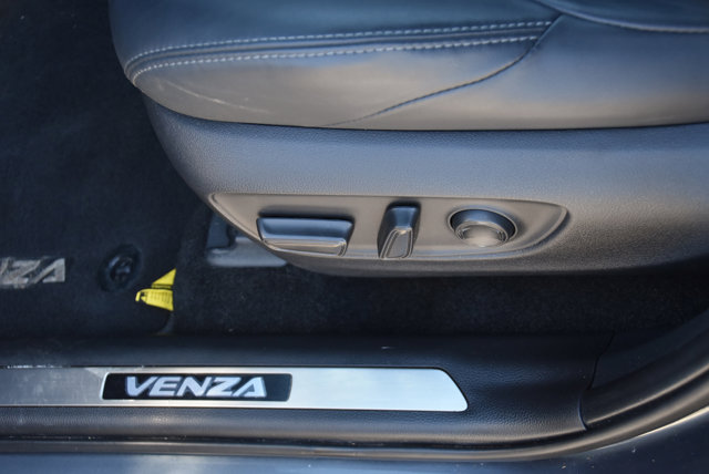 Vehicle image 30 of 38