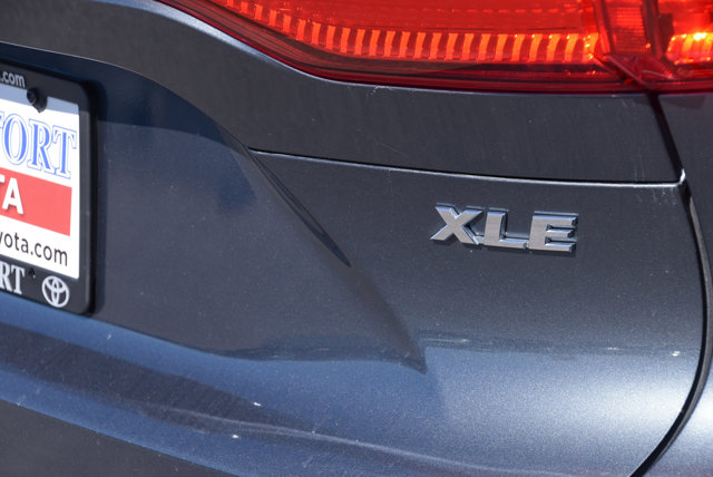 Vehicle image 25 of 38