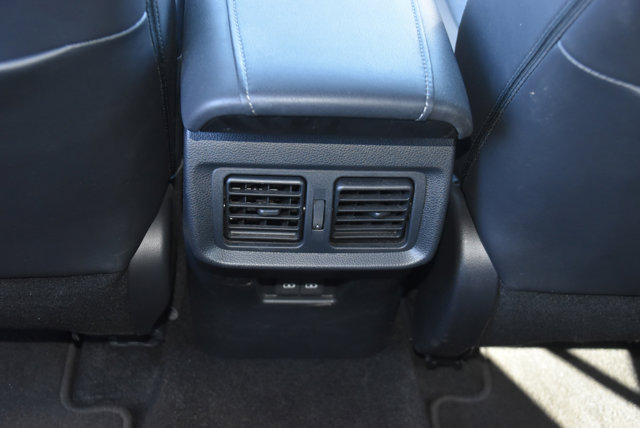 Vehicle image 16 of 38