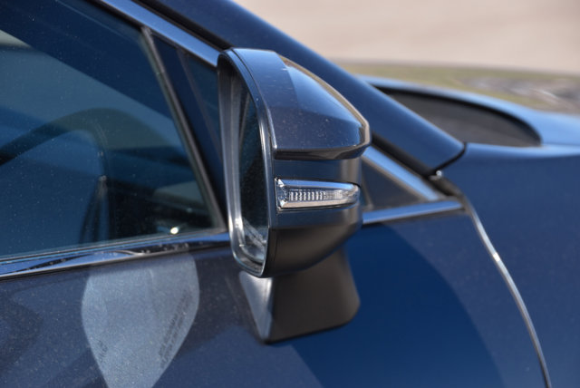 Vehicle image 27 of 38