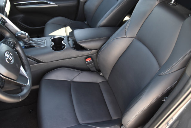Vehicle image 14 of 38