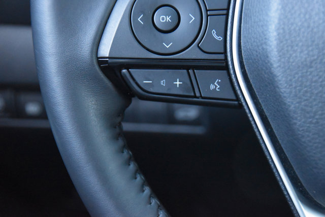 Vehicle image 33 of 38