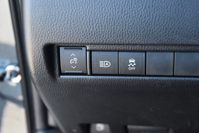 Vehicle image 31 of 38