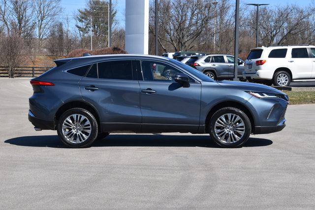 Vehicle image 5 of 38