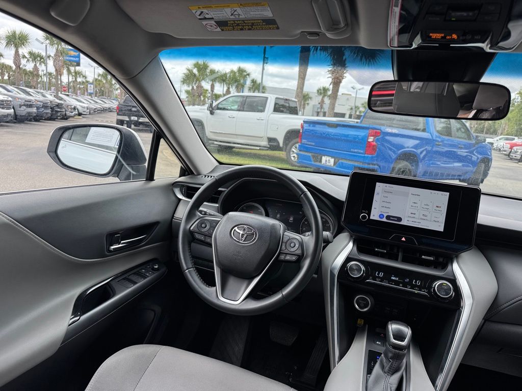 Vehicle image 20 of 30