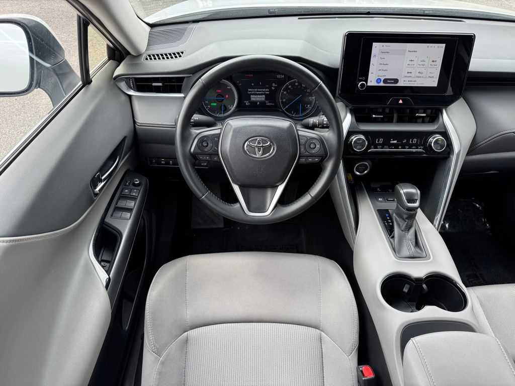 Vehicle image 14 of 30