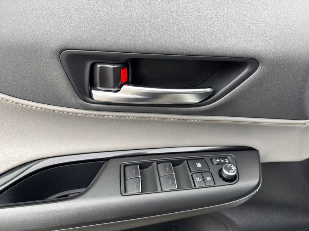 Vehicle image 29 of 30