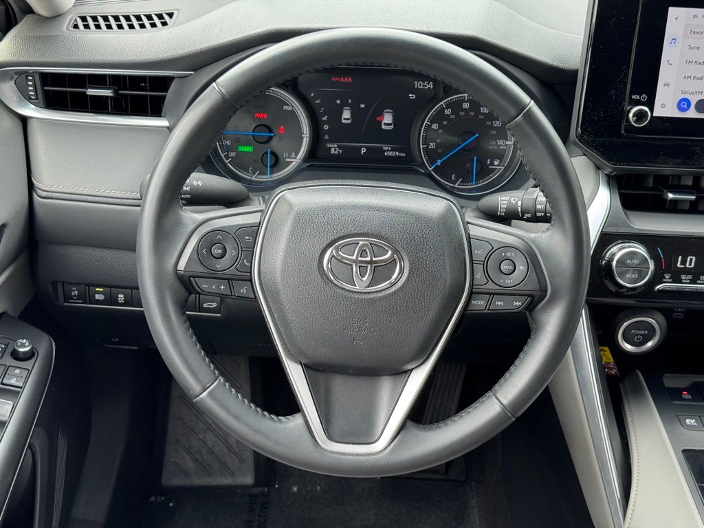 Vehicle image 15 of 30