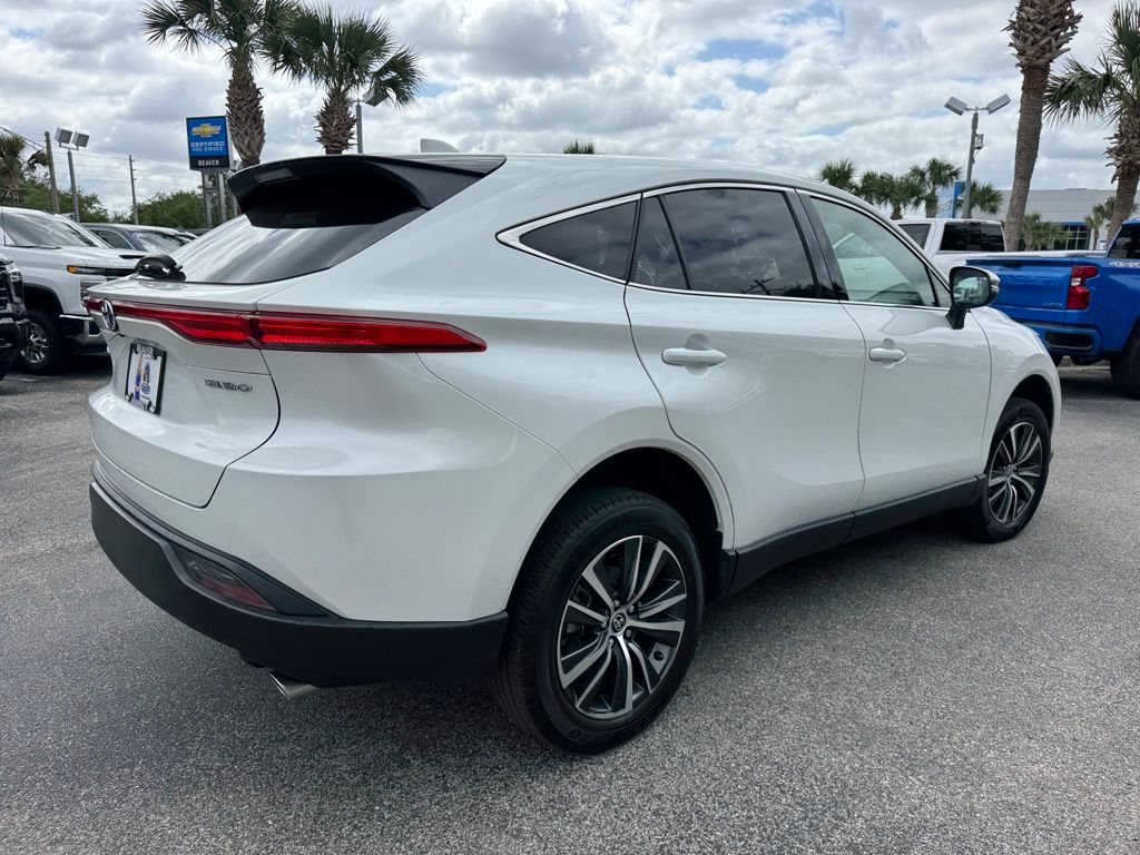 Vehicle image 9 of 30