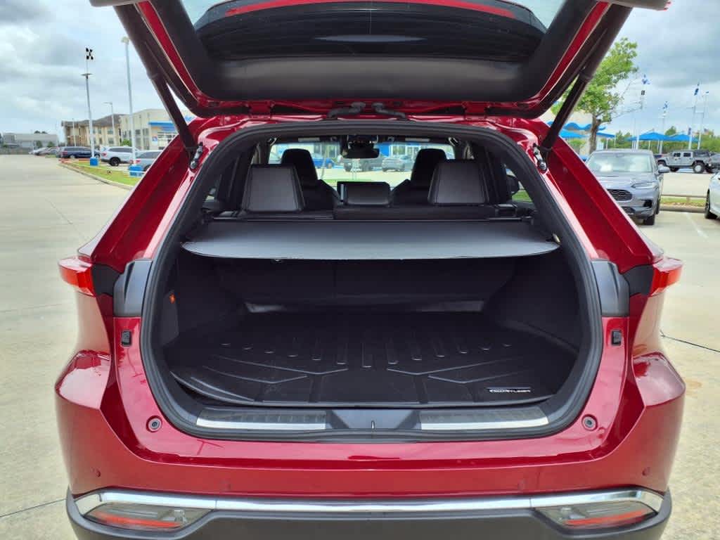 Vehicle image 19 of 25