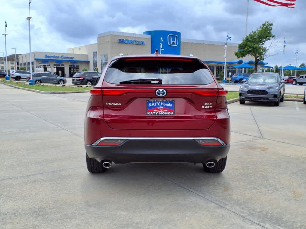 Vehicle image 5 of 25