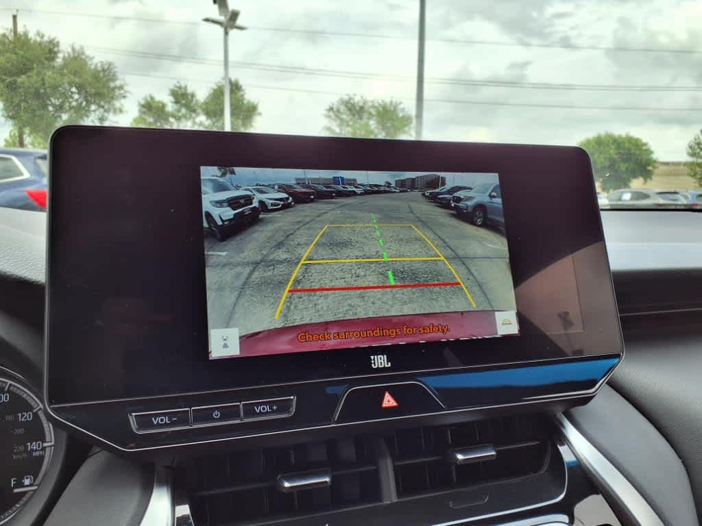 Vehicle image 22 of 25