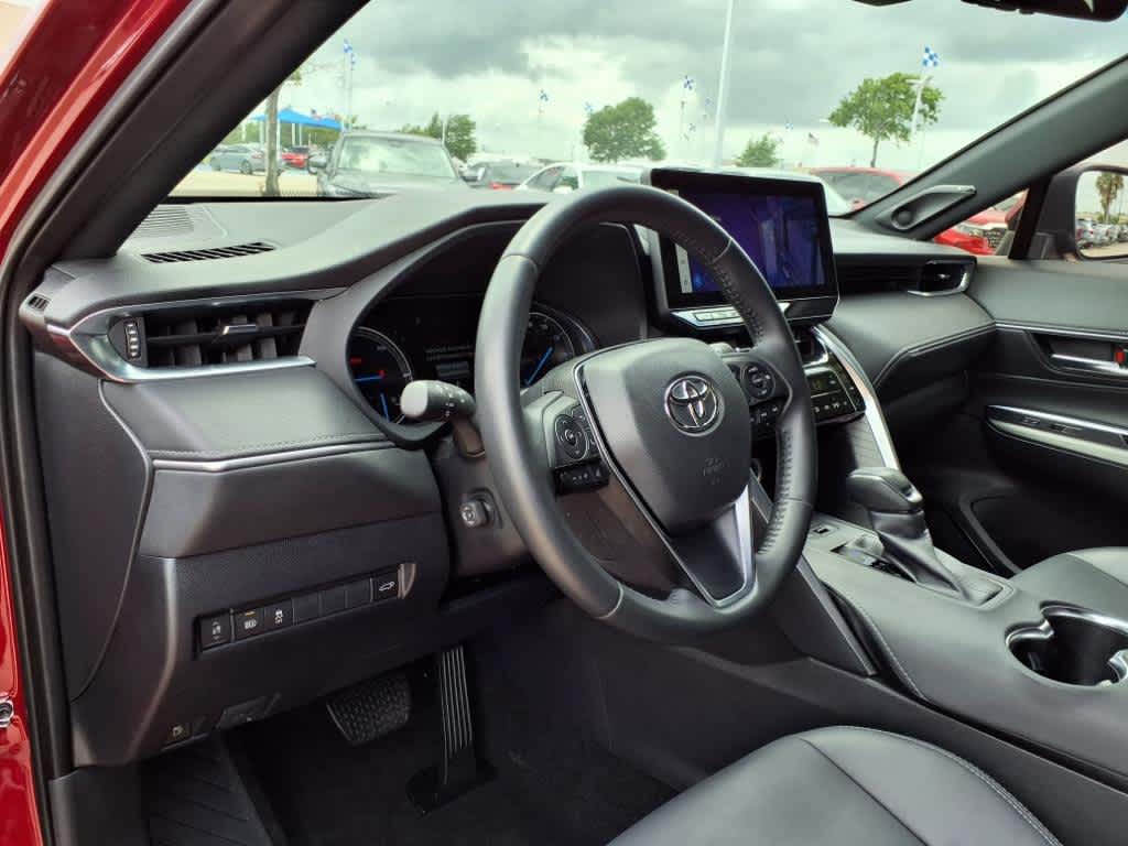 Vehicle image 6 of 25