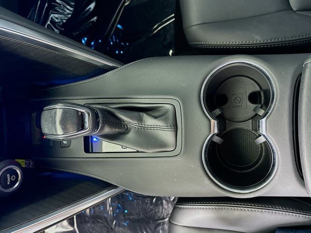 Vehicle image 22 of 33