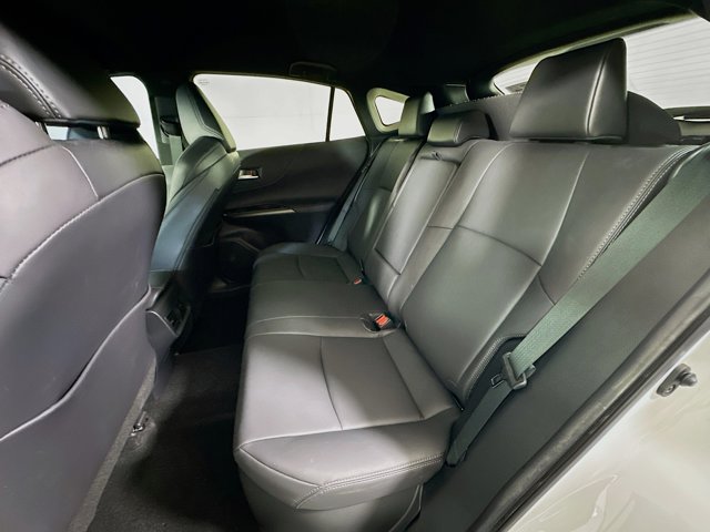 Vehicle image 26 of 33