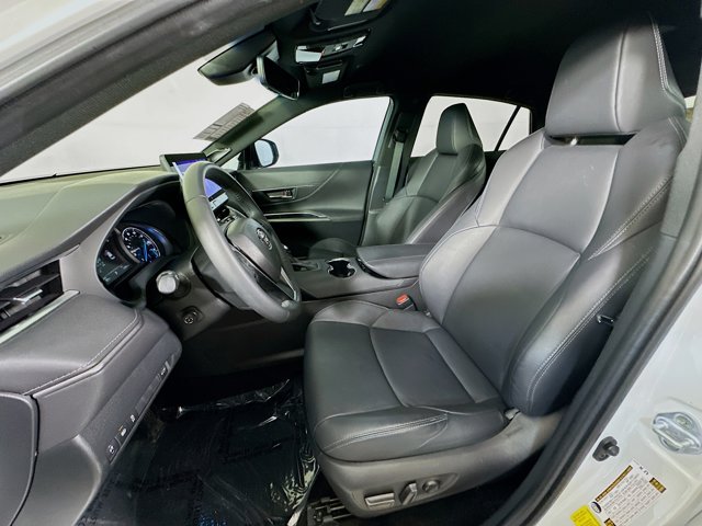 Vehicle image 12 of 33