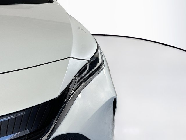 Vehicle image 9 of 33