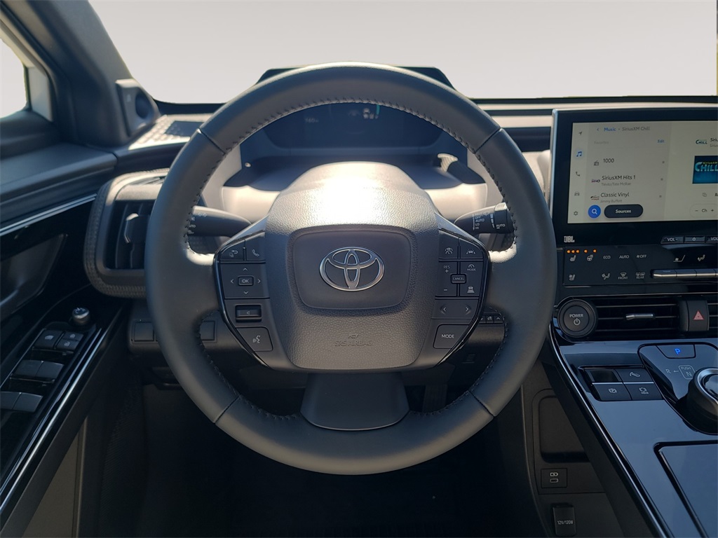 Vehicle image 12 of 15