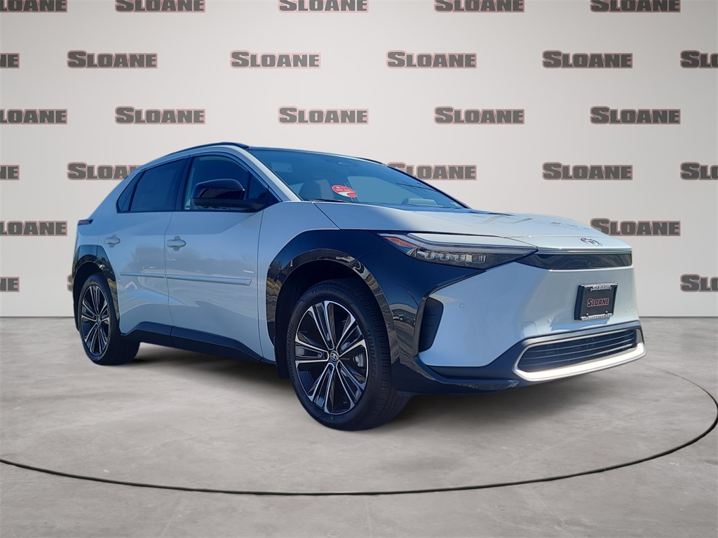 Vehicle image 7 of 15