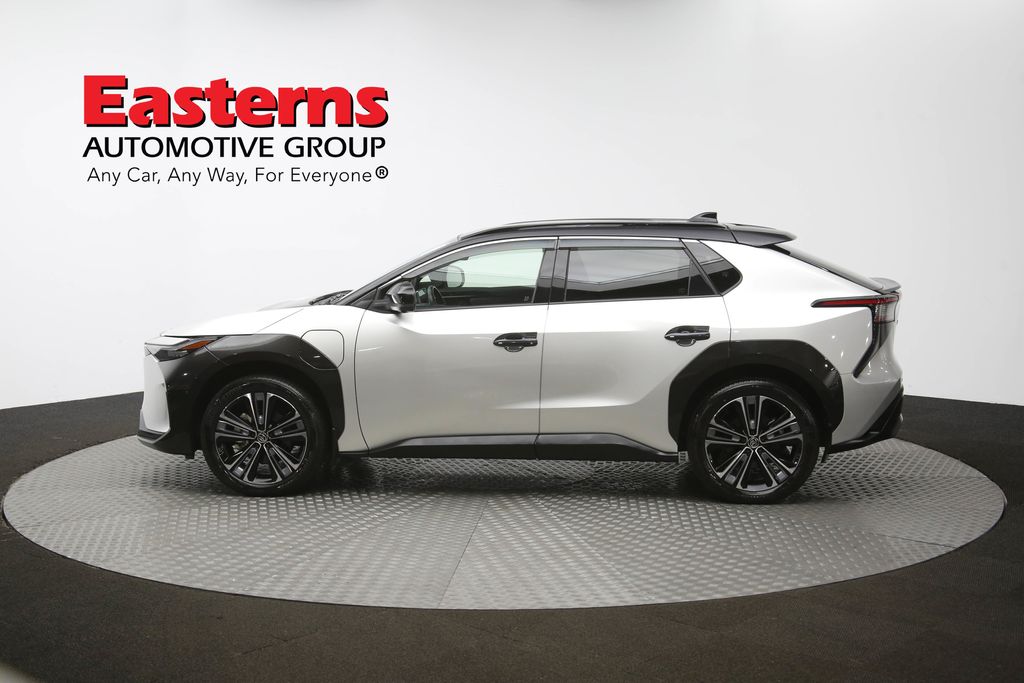 Vehicle image 30 of 63