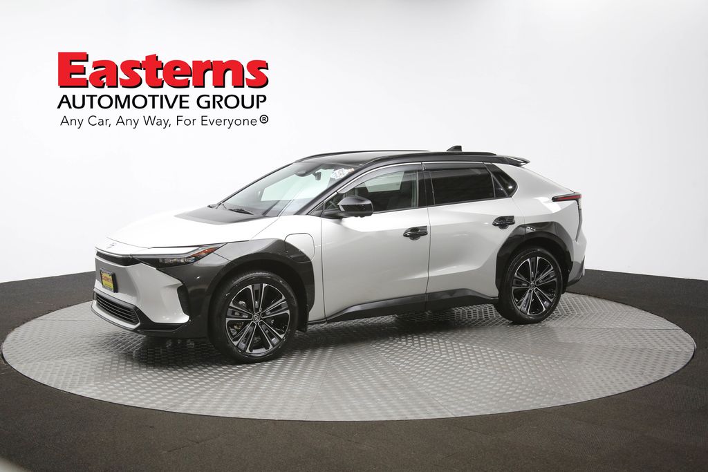 Vehicle image 28 of 63