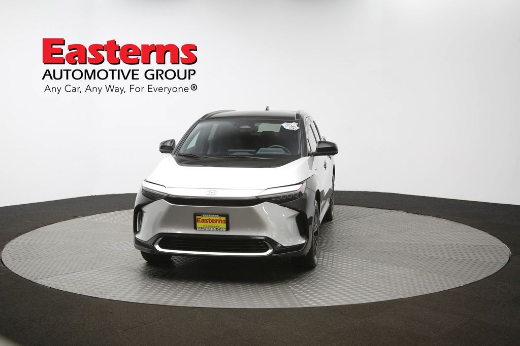 Vehicle image 25 of 63