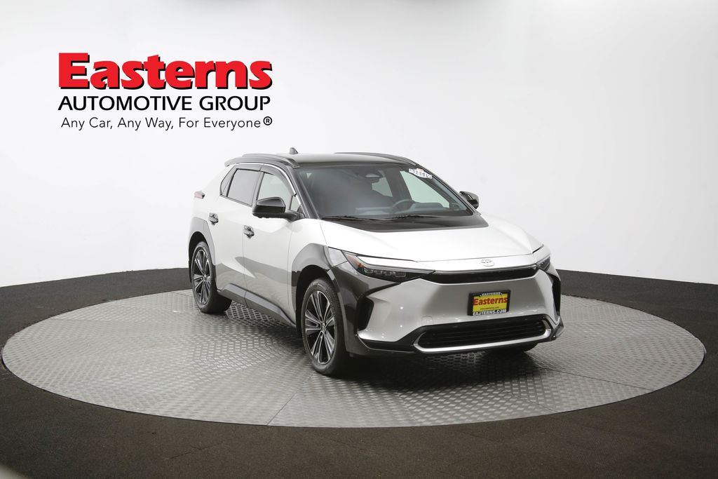 Vehicle image 6 of 63