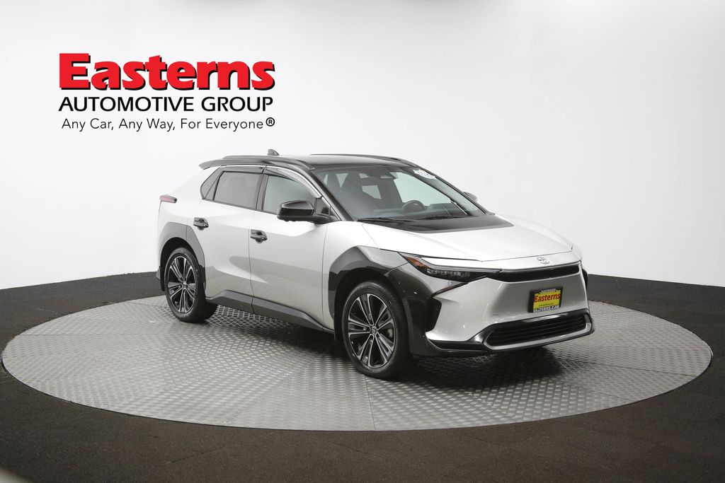 Vehicle image 23 of 63