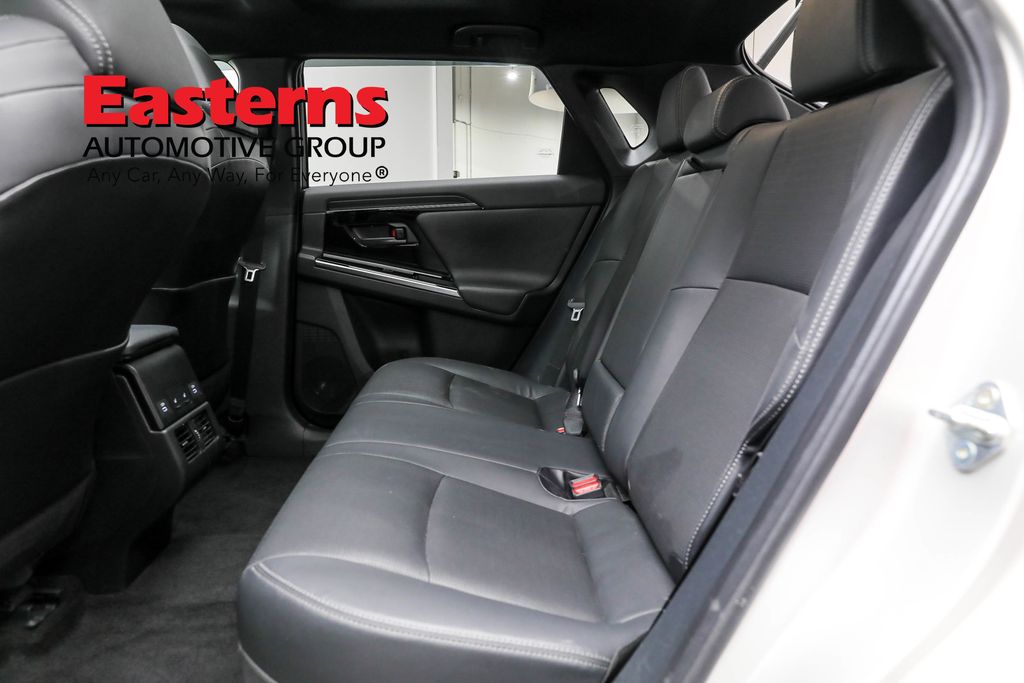 Vehicle image 50 of 63