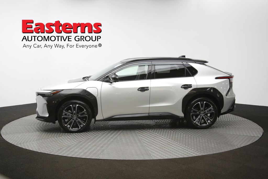 Vehicle image 2 of 63