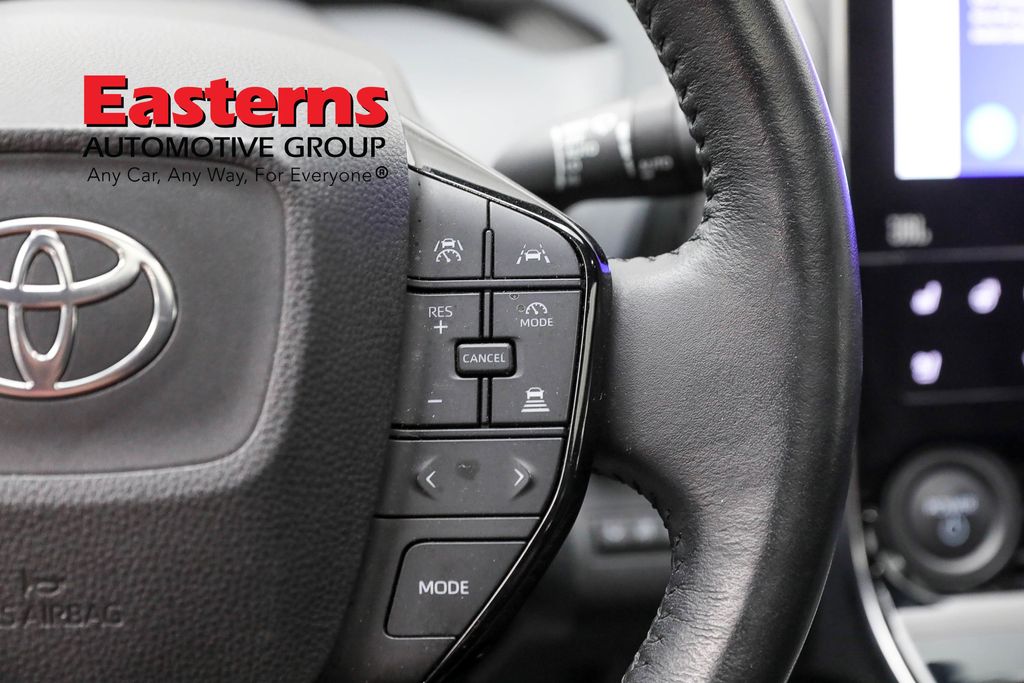 Vehicle image 47 of 63
