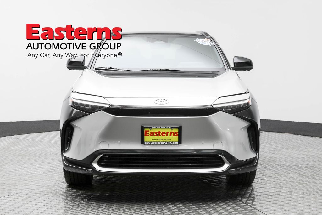 Vehicle image 10 of 63