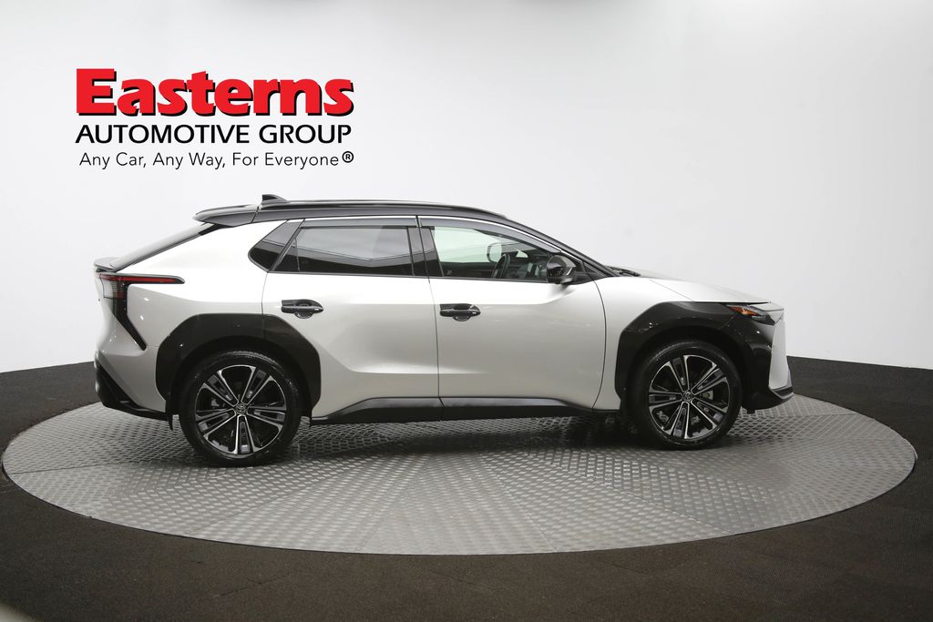 Vehicle image 18 of 63