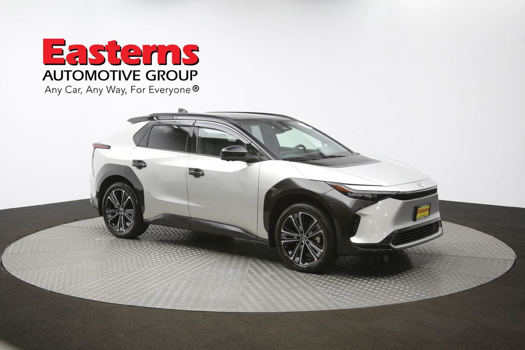 Vehicle image 22 of 63