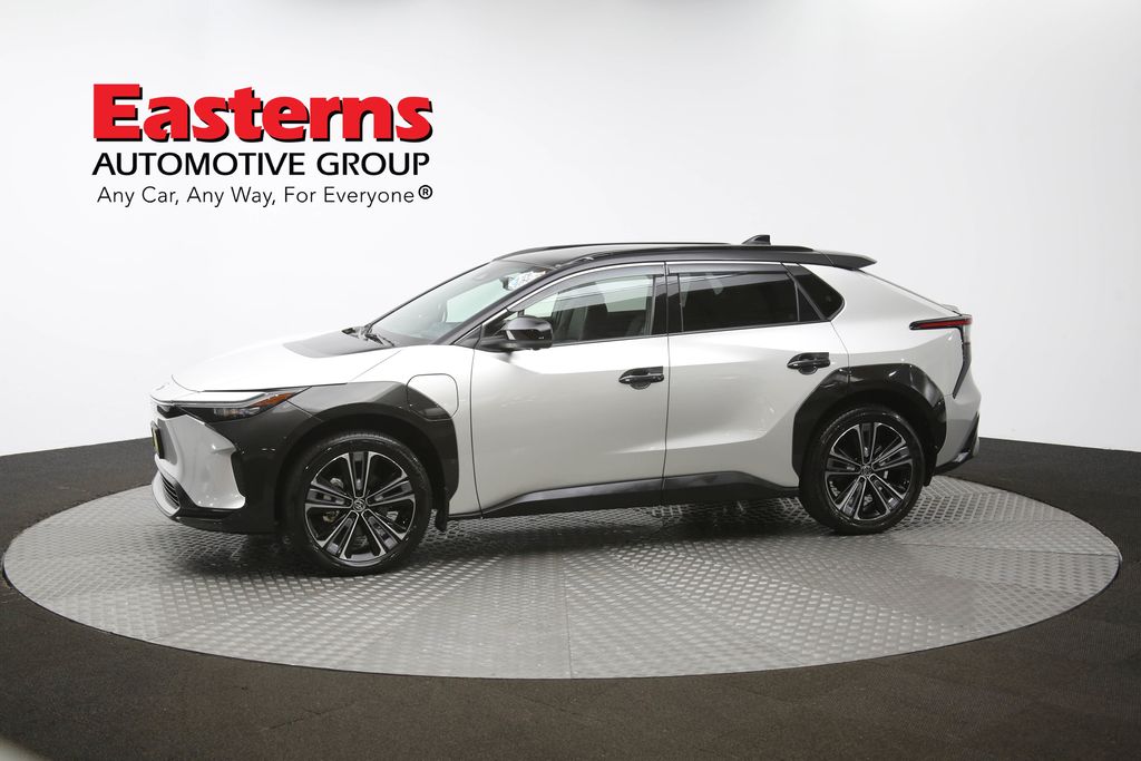 Vehicle image 29 of 63