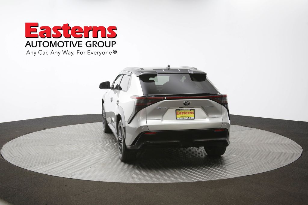 Vehicle image 35 of 63