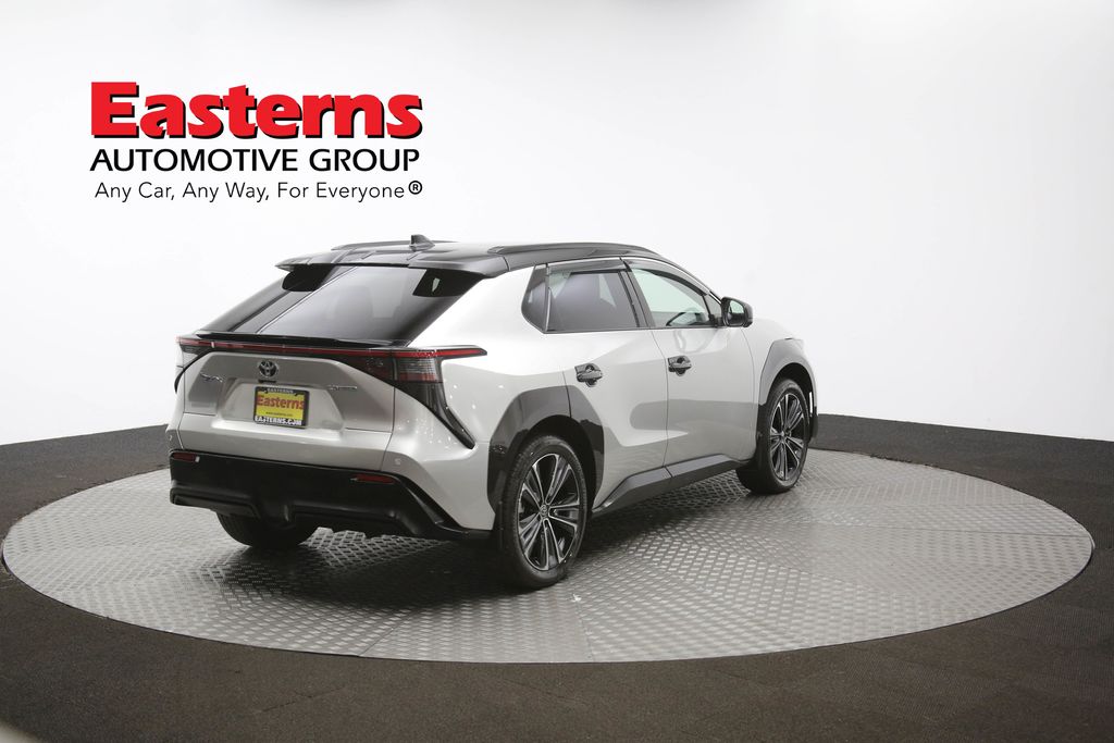 Vehicle image 14 of 63