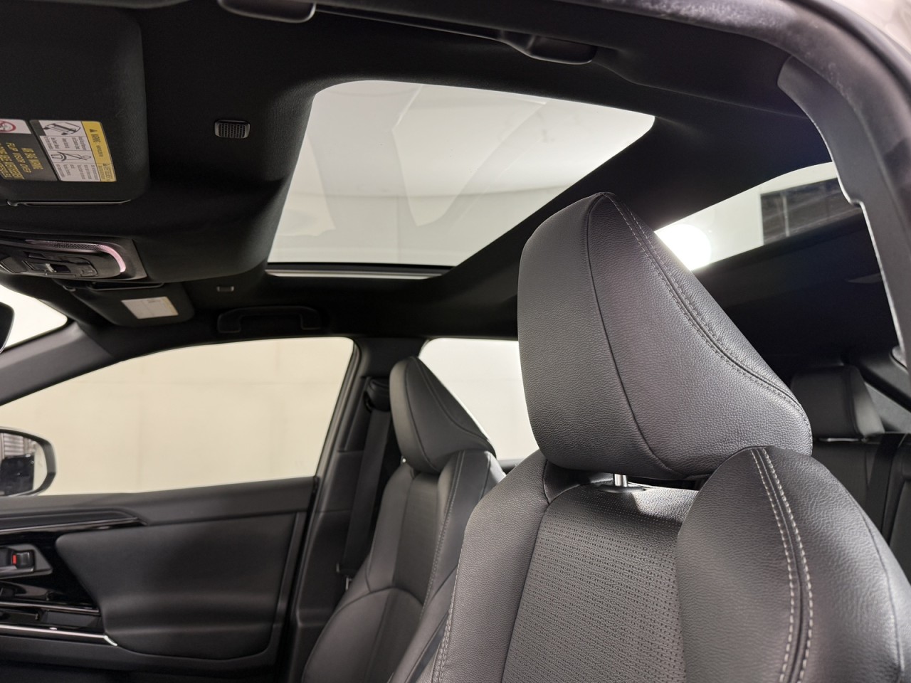 Vehicle image 12 of 17