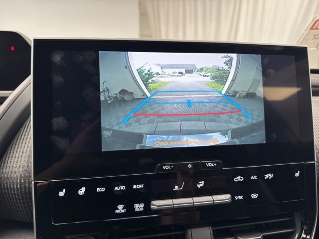 Vehicle image 18 of 22