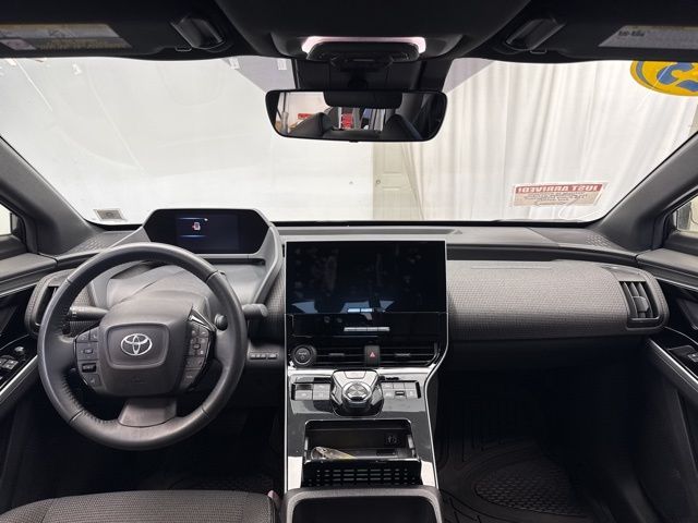 Vehicle image 12 of 22