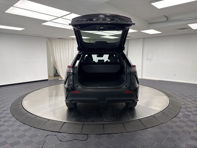 Vehicle image 6 of 22