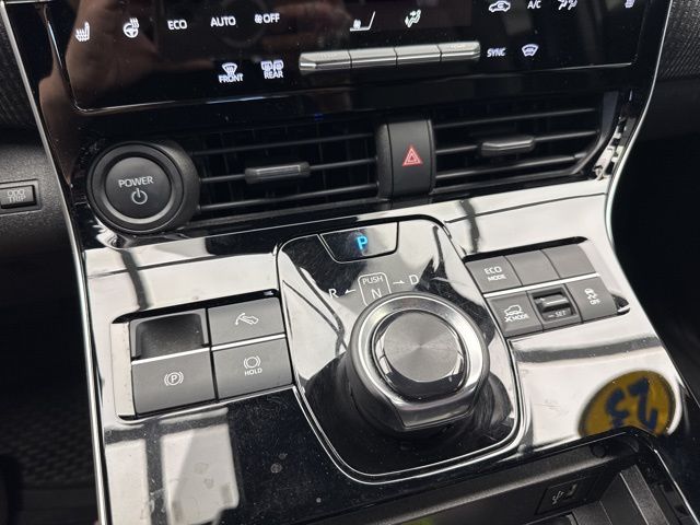 Vehicle image 20 of 22
