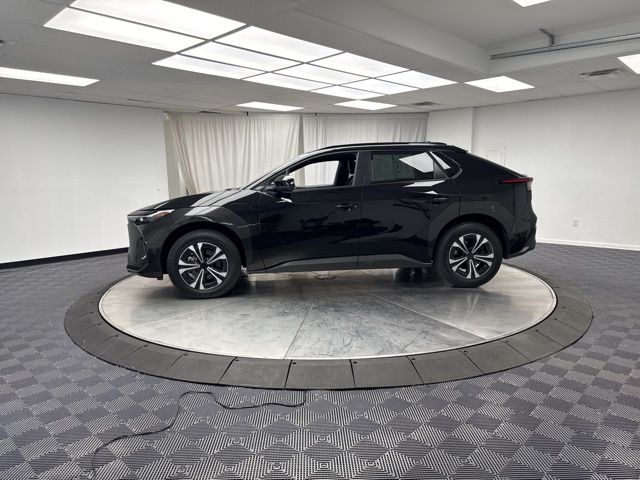 Vehicle image 4 of 22