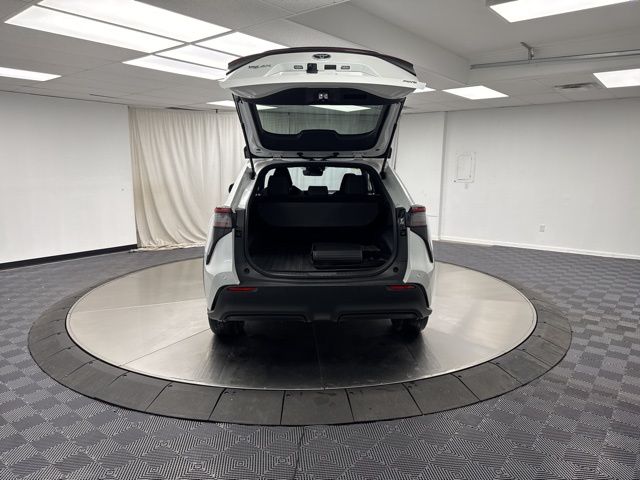 Vehicle image 6 of 26