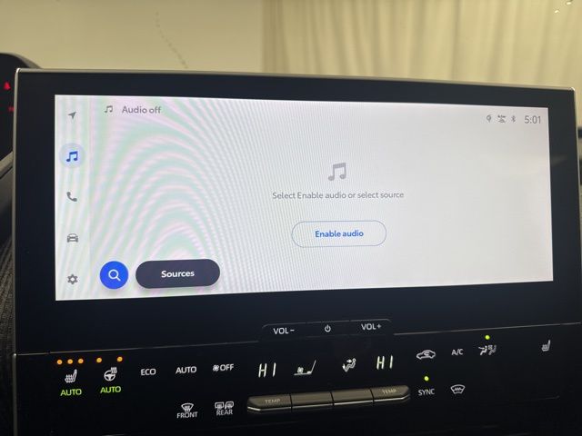 Vehicle image 18 of 26