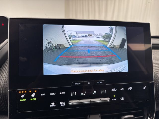 Vehicle image 25 of 26